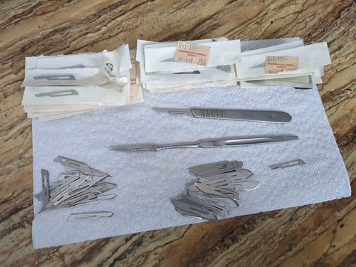 Vintage/Antique Surgical Scalpels And Blades Large Lot Used