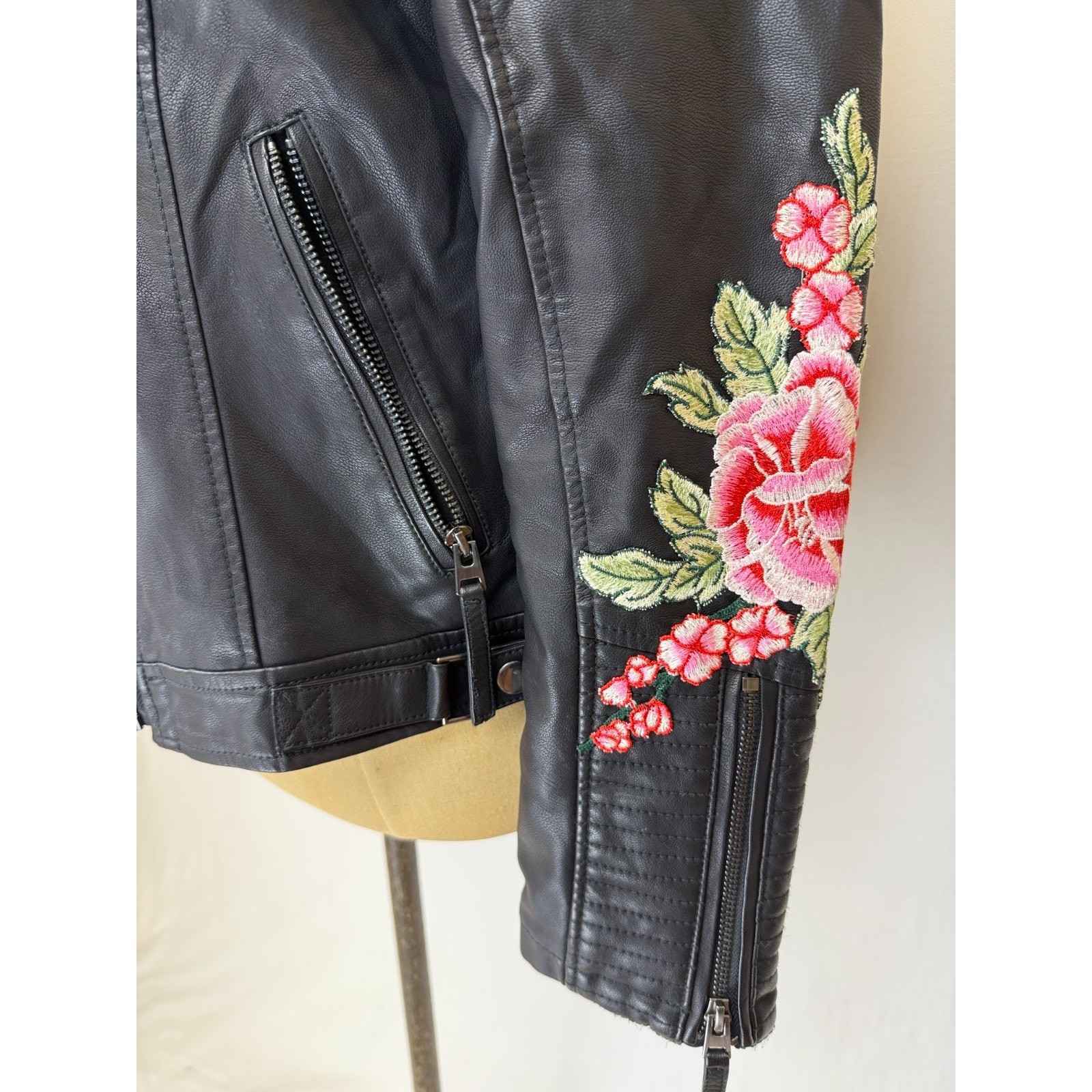Top Shop Black Faux Leather Embroidered Moto Jacket Womens 10 / Medium #1-0166 image 10
