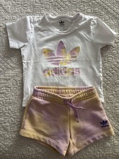 adidas Originals Girls Purple Yellow Shirt And Short Set Size 5-6 Years