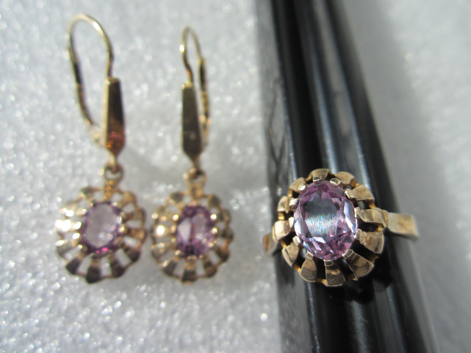 BEAUTIFUL VINTAGE SOLID 14K SOLID GOLD SAPPHIRE E… - image 1