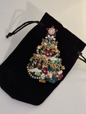 LATR 2GO Vintage Lunch at the Ritz Jeweled Christmas Tree Brooch/Pendant