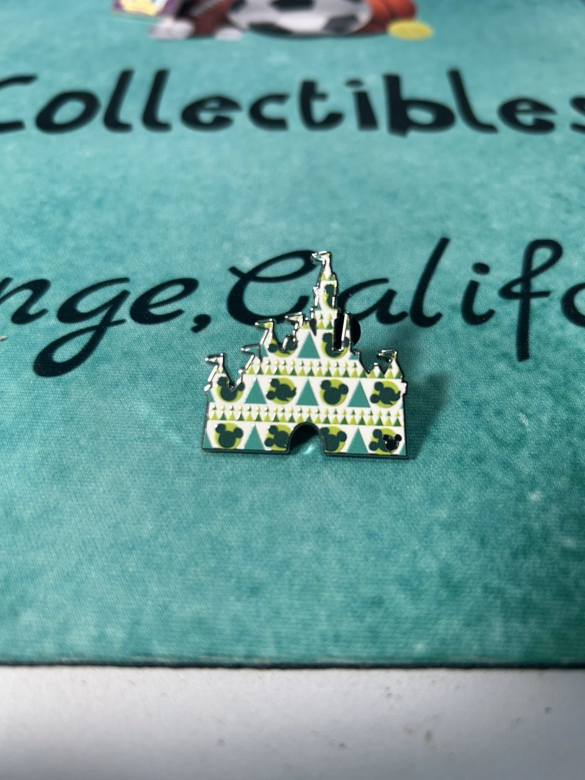 Disney Pin Disneyland Castle Mickey Mouse Green Hidden Mickey Disney Wave B 2025