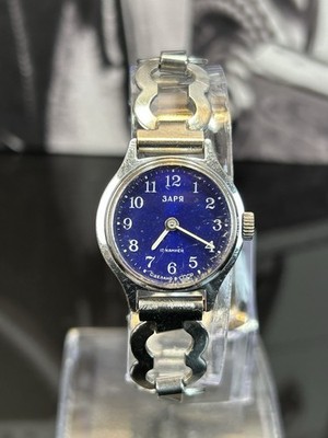 Vintage Soviet Zarya Blue Dial Ladies Watch 17 Jewels Mechanical USSR RUNNING