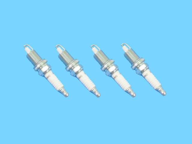Genuine Mopar Spark Plug 68304020AA ONE SPARK PLUG