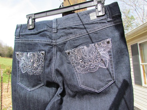 Bandolino Dark Wash Denim Stretch Jeans Embroidered Embellished Pockets 8 missy - Picture 3 of 4