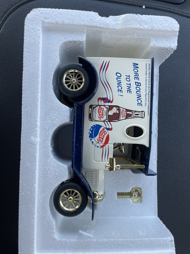 GOLDEN CLASSIC PEPSI-COLA TRUCK Coin Bank w/Key--Special Edition Diecast