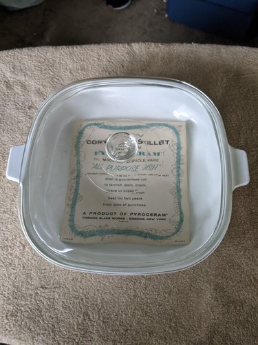 PYREX VINTAGE TURQUOISE SNOWFLAKE 10" SKILLET PYROCERAM NEW WITH BOOKLET NO BOX - Picture 3 of 10