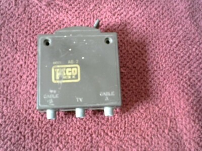 CO-AXIAL CABLE SPLITTER / ANTENNA SWITCHER A/B PICO MACOM MODEL AB-2 - VINTAGE