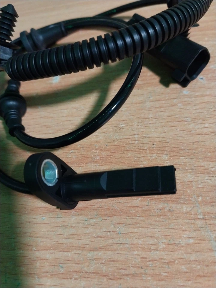 Sensor de velocidad de rueda trasero ABS ARA1613 Ford Lincoln 13-19 Flex MKT Taurus MKS Foto 2 de 3