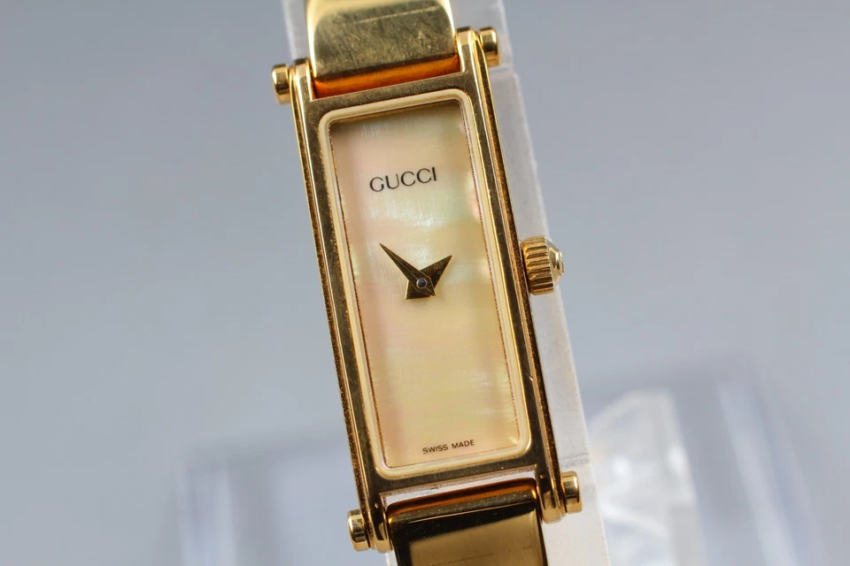 [Perto de ESTADO PERFEITO] GUCCI 1500L 12mm mostrador de concha QZ relógio pulseira feminina vintage JAPÃO - Imagem 2 de 4