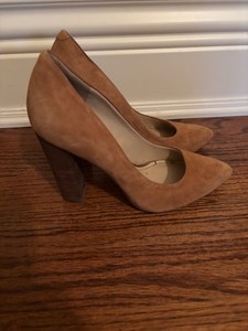 BCBG Generation brown suede pumps sz 6