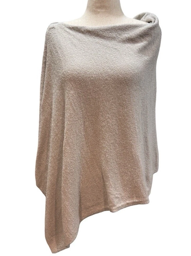 Barefoot Dreams Shawl/Poncho/One Size/Beach/Luxury Loungewear/Cozy/Gray Beige
