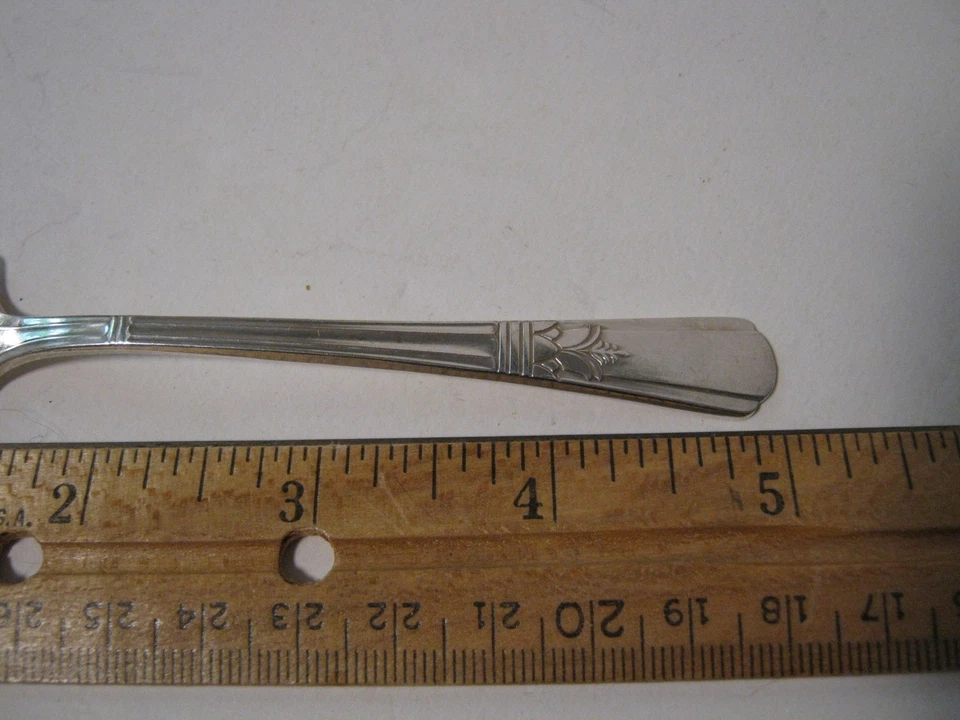 1939 International silverplate " Court " Set of Ice Cream Spoons Set of 12 - Image 2 of 4