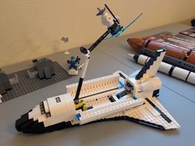 Lego Shuttle Expedition 10231 99% Complete With Instructions And Stickers