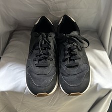 Women  s UGG Retrainer Sneakers Size 10 Black EUC