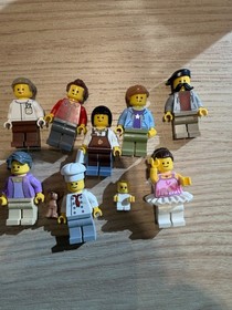 Lego Assembly Square Minifigures