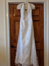 NEW Alfred Angelo Classic Fit Beaded Wedding Gown with Matching Veil Also NEW  