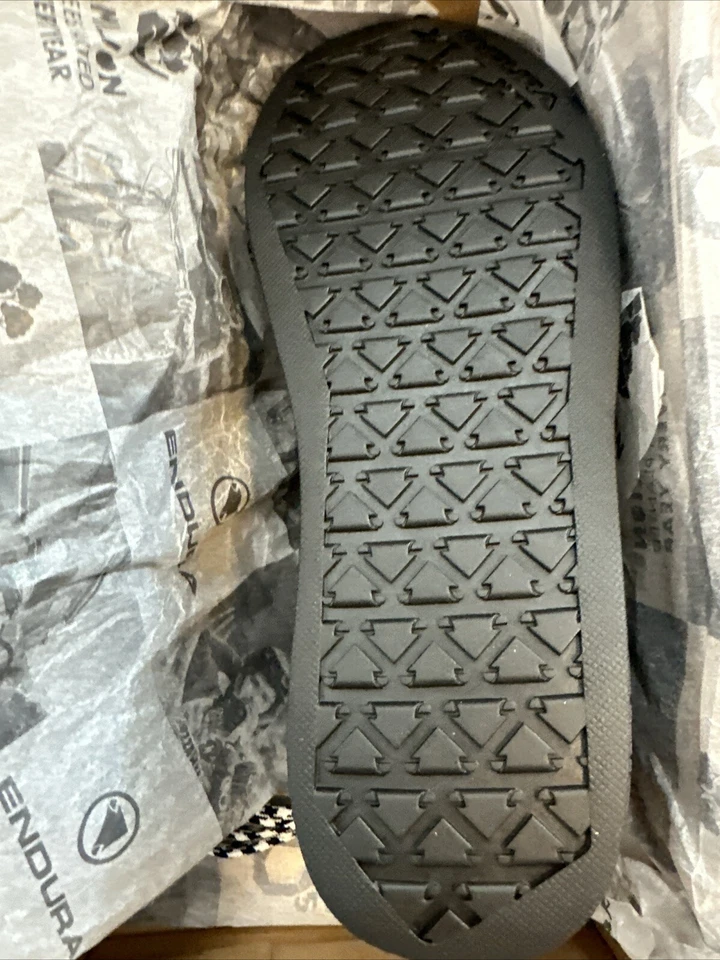 Endura 男式黑色悍马平底踏板系带低帮骑行鞋美国 10 码 — 第 2/4 张图片