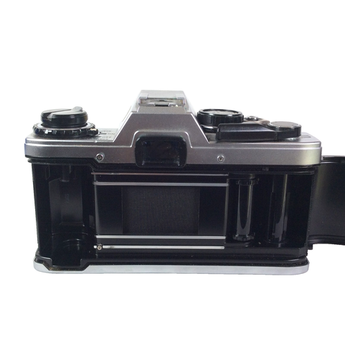 OLYMPUS OM10 con obiettivo grandangolare 28mm, fotocamera pellicola 35mm, TESTATA - Foto 6 di 24
