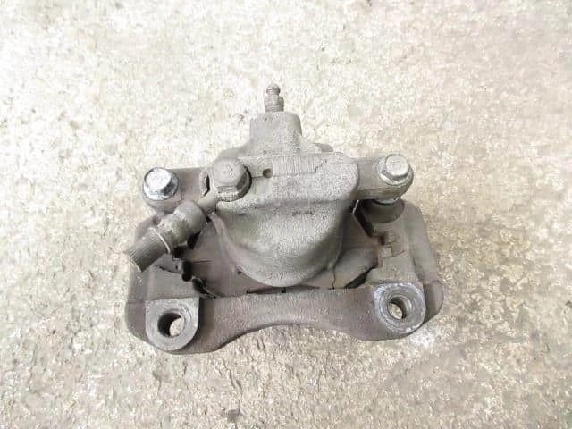 Pinza delantera izquierda mitsubishi fuso canter 2005 mk501404 [usada] [PA113094818] Foto 4 de 4