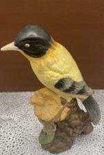 ORNAMENT BIRD DESIGN SAT ON A TREE STUMP MADE OF BISQUE VINTAGE PIECE RARE