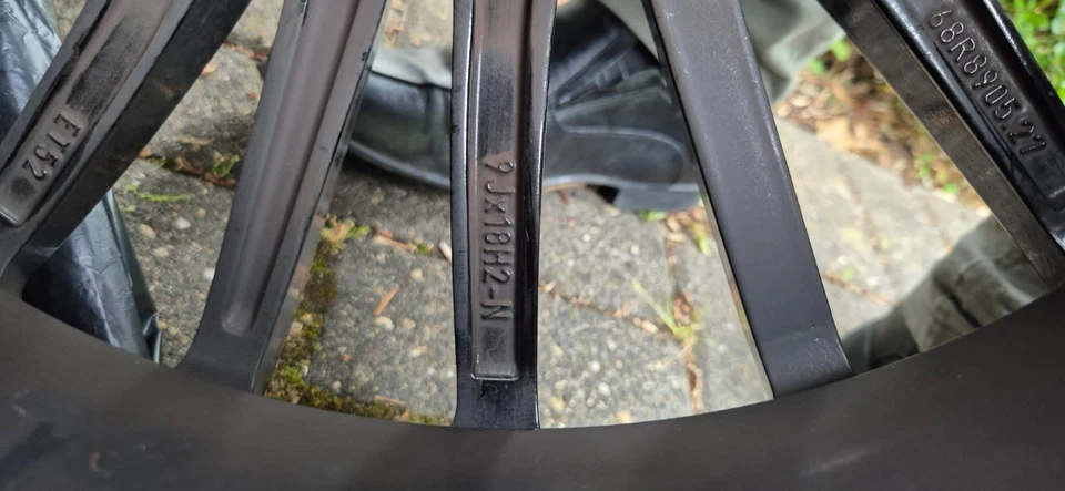 Hankok Winter Icept evo3 245/45 R18 100V mit Alufelgen - Bild 3 von 4