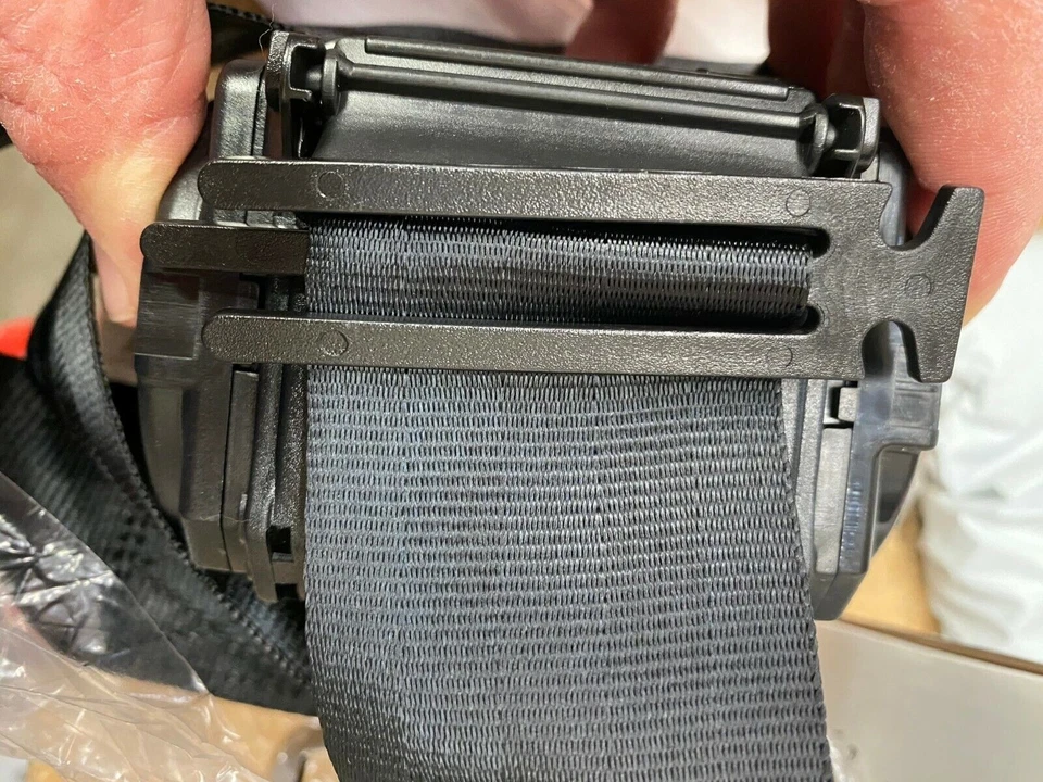 1 Kit de Cinturón de Seguridad Universal de 3 Puntos Retráctil y Ajustable Gris Foto 3 de 4