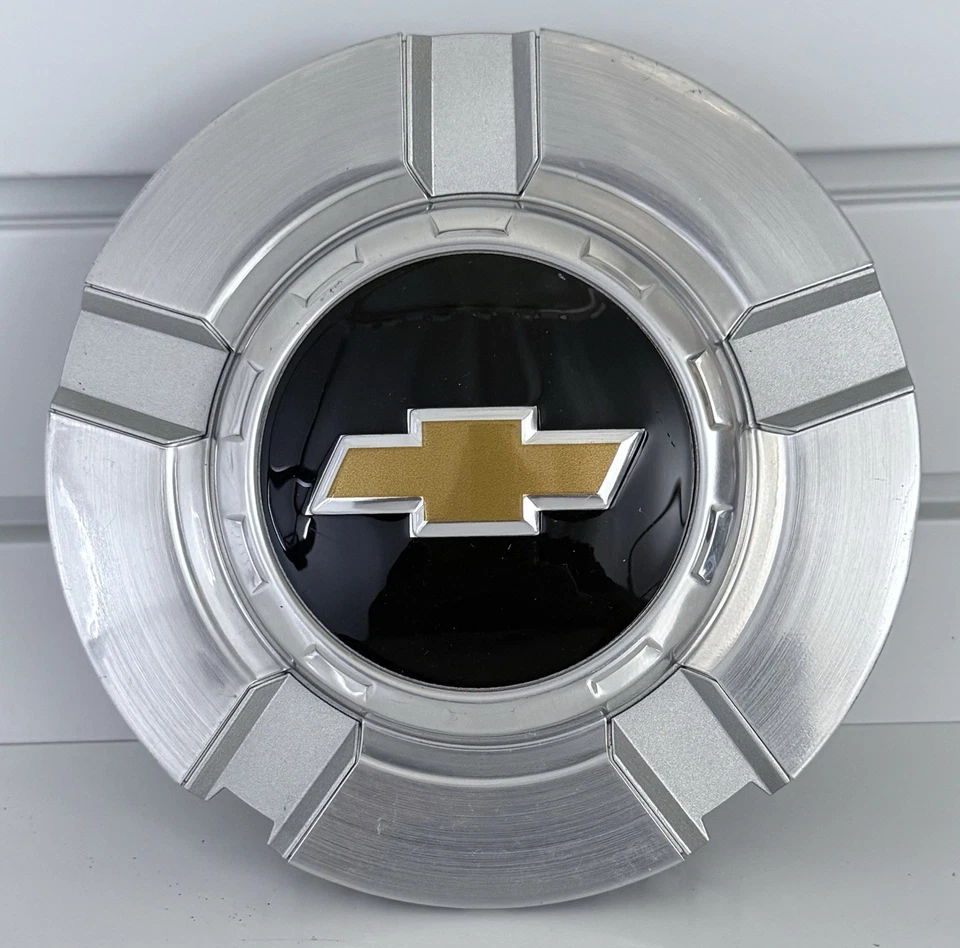 TAPA CENTRAL DE RUEDA CHEVY SILVERADO AVALANCHE 2007-13 FABRICANTE ORIGINAL 9596343 5291 5353 Foto 2 de 4