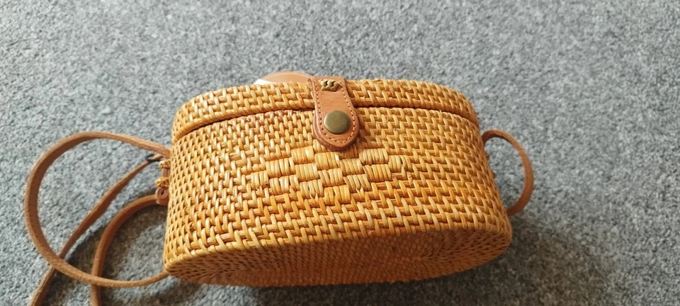 BN handmade quirky vintage 50s Indonesia rattan leather summer holiday party bag - Image 3 of 4