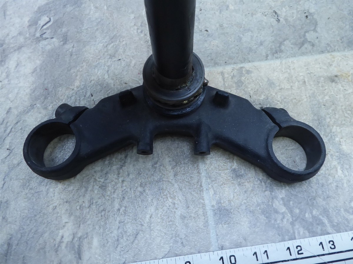 1995 Kawasaki Ninja EX500 K707. triple tree steering stem