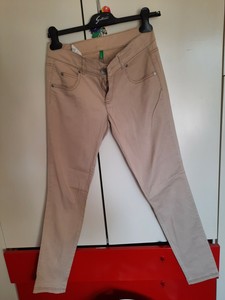 pantaloni estivi benetton