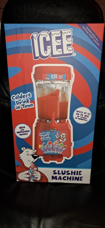 ICEE Brand Counter-Top Slushie Making Machine - Makes 34 Oz in minutes!