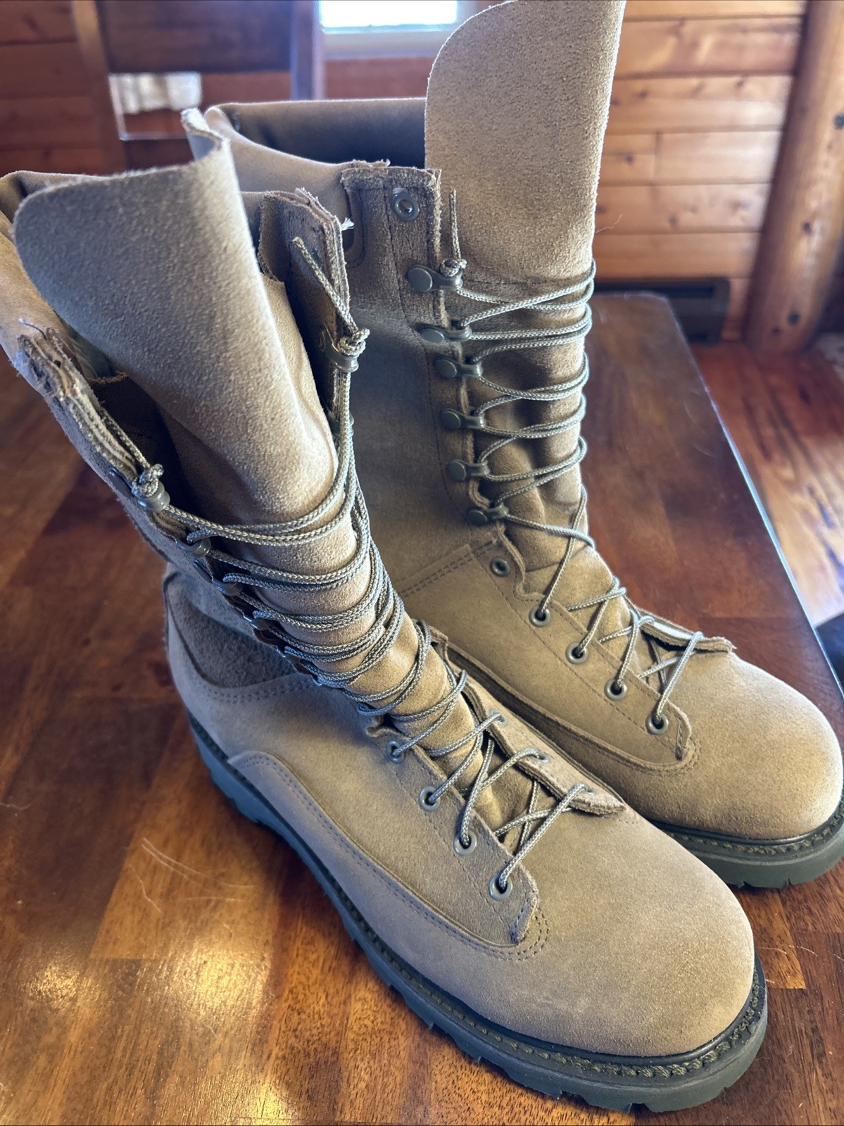 Matterhorn Corcoran Men's 9 1/2 M Insulated Safety Toe Field Boots Sage Green.