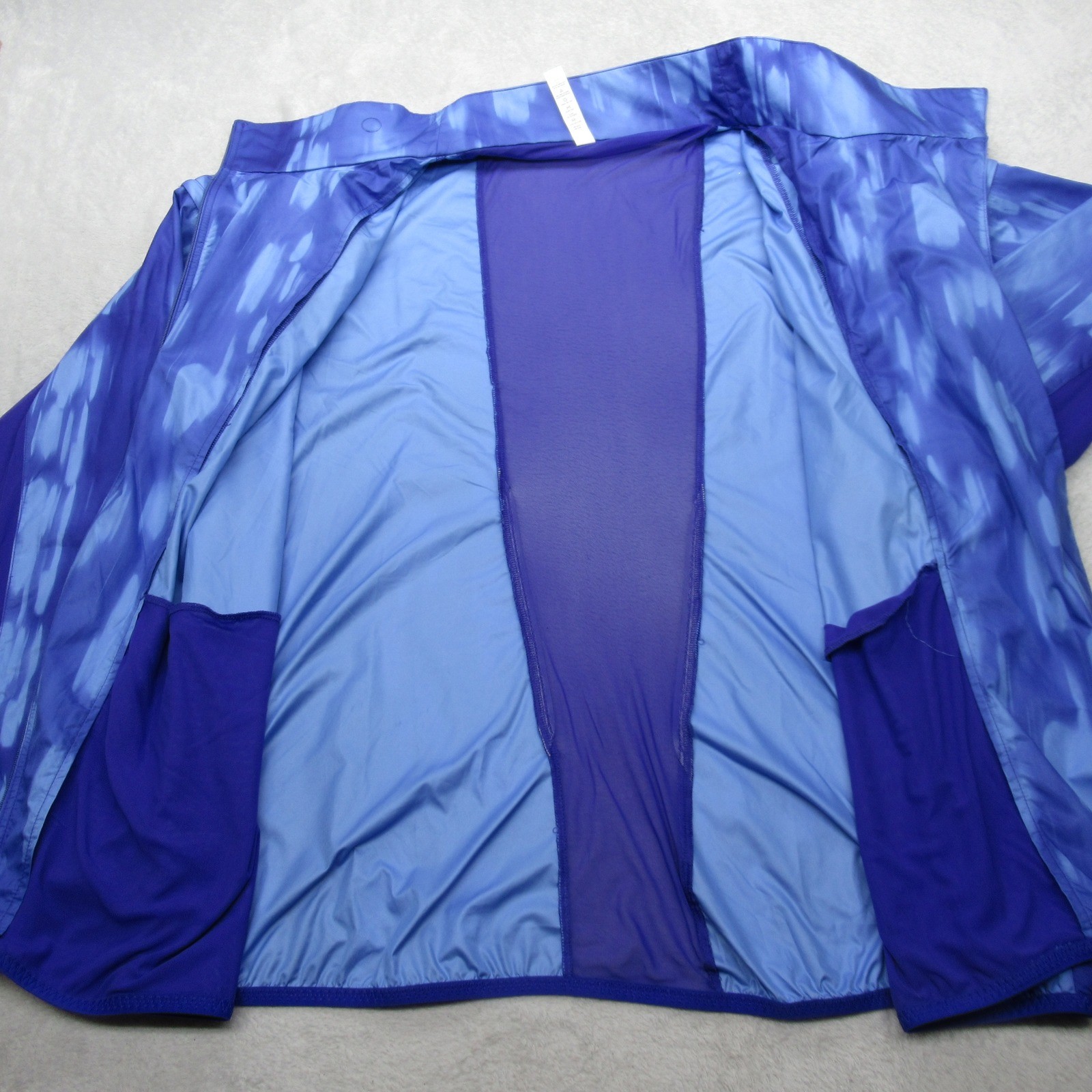 Under Armour Running Jacket Womens XL Violet Lightweight Semi Fitted Vented NEW thumbnail 3