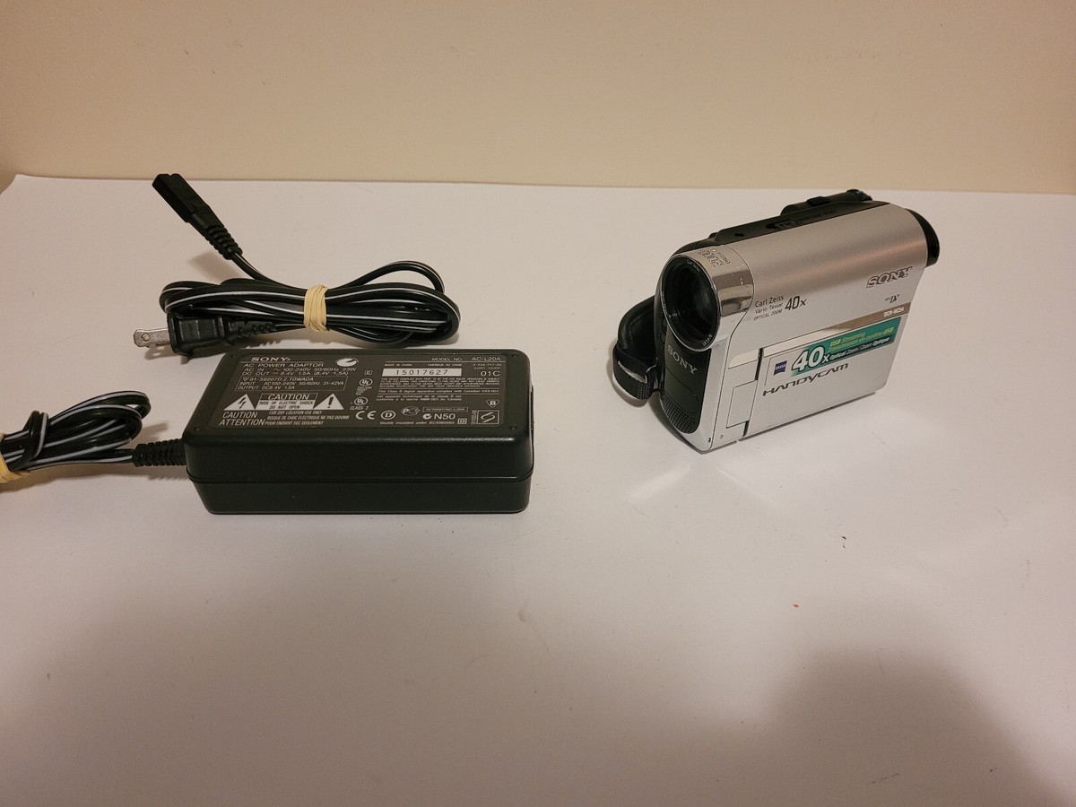Sony DCR-HC54 Handycam Camcorder Min DV Digital Tape Video