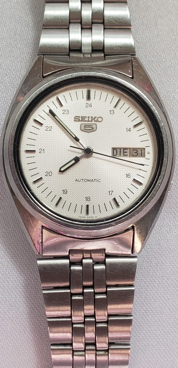 SEIKO 5, Automatic Watch, Day/Date Time, Water Resistant, # 7009-3040 SEIKO 5, Automatic Watch, Day/Date Time, Water Resistant, # 7009-3040