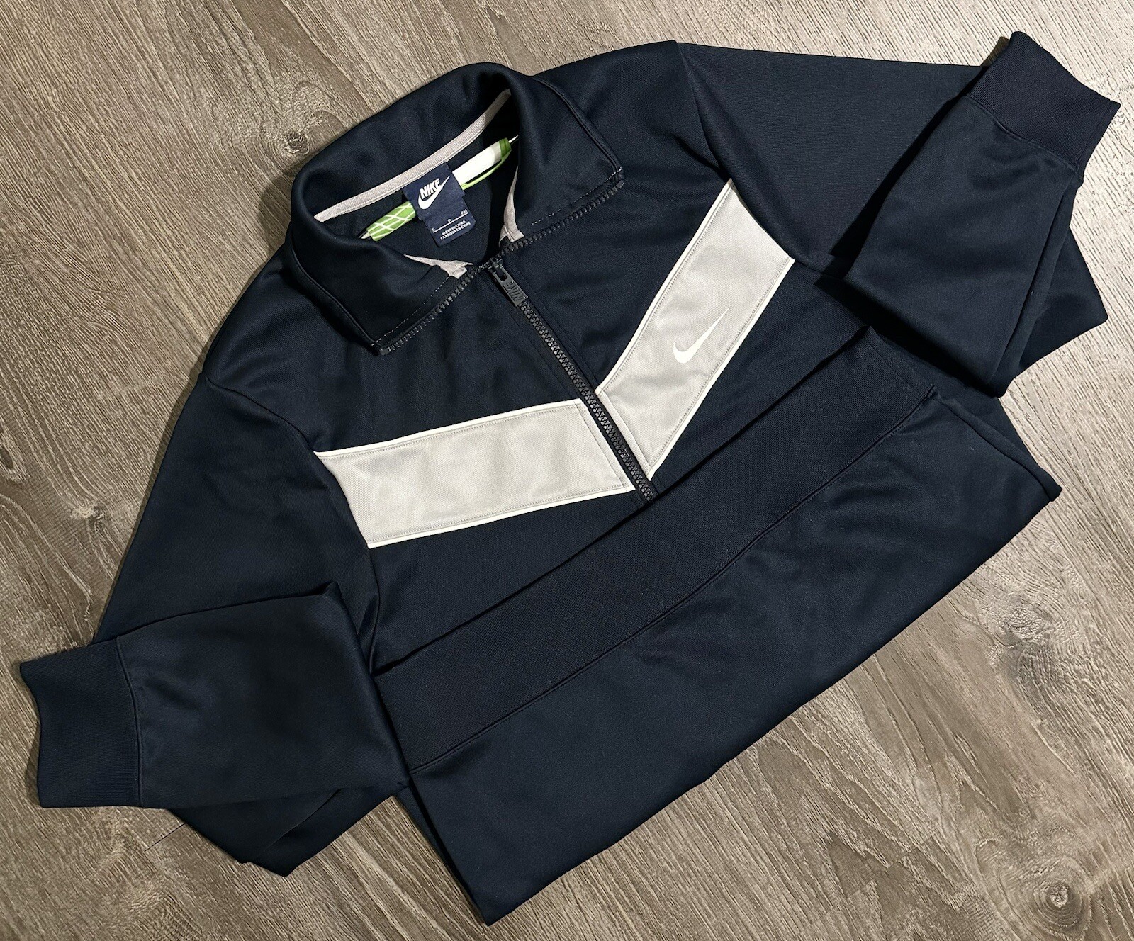 Navy Blue Nike Track Jacket Vintage 2000s—Full Zip Gr… Gem