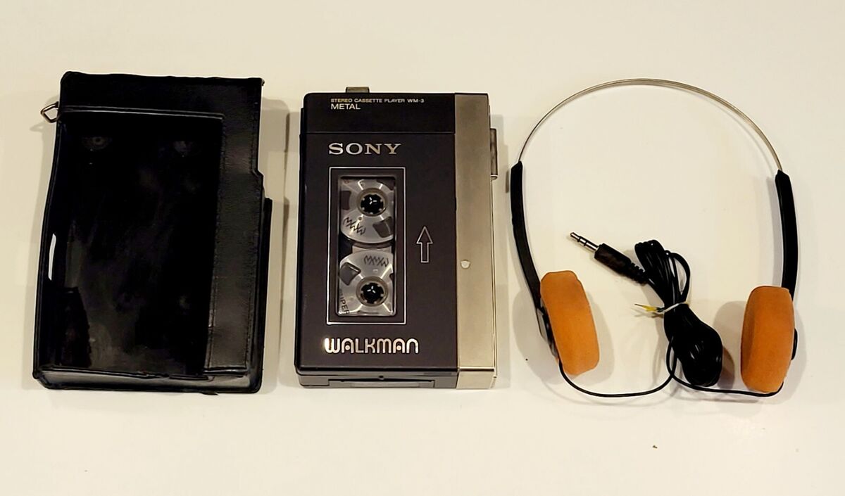 SONY WM-3 METAL Walkman Deluxe Cassette Tape Player 1980's SONY WM-3 METAL Walkman Deluxe Cassette Tape Player 1980's