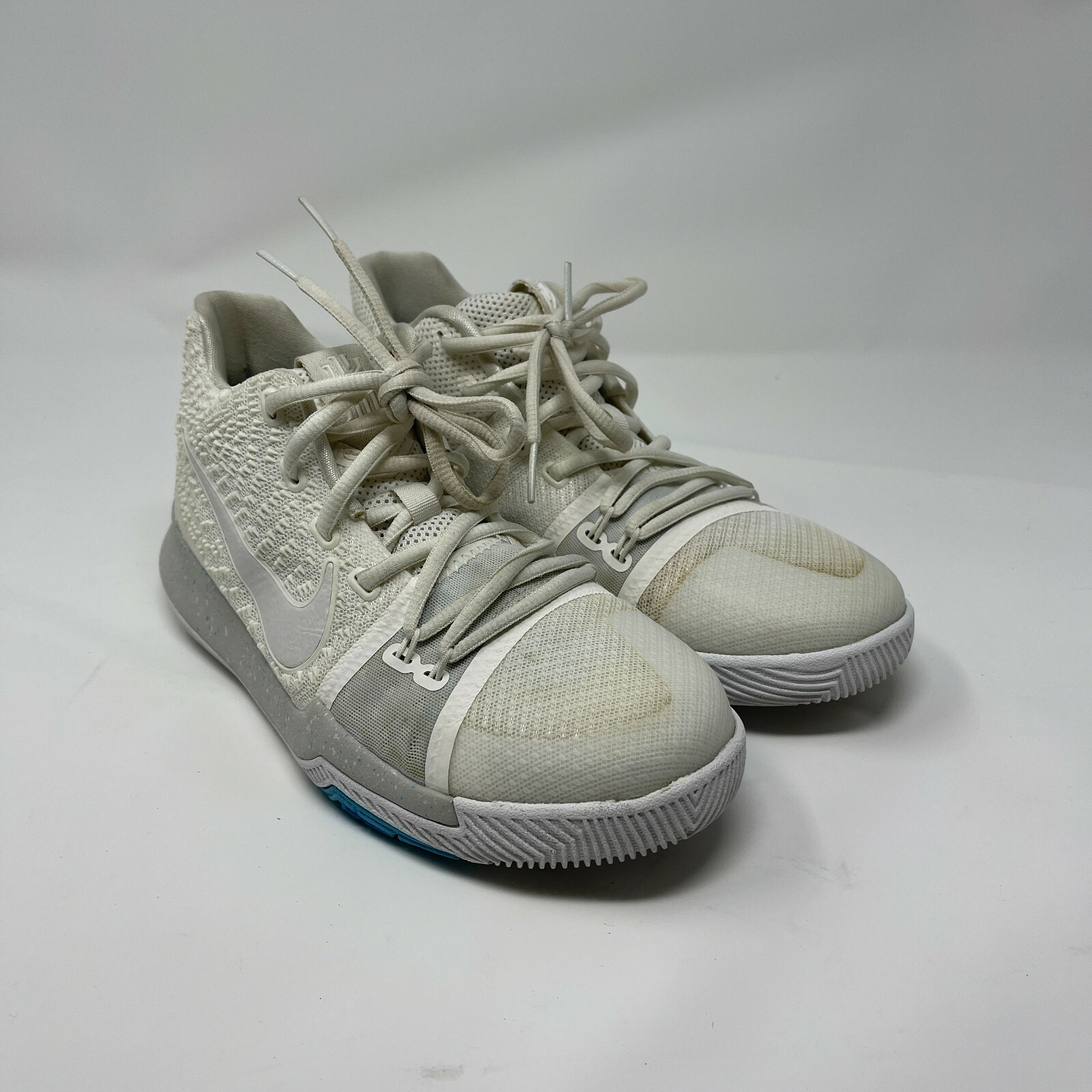 Nike Kyrie Irving White Basketball 