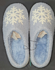 Maurices Womens S/M 6-8 Comfortable Cozy Sherpa Slip-On Slippers Blue Snowflake