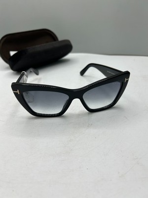 Tom Ford Wyatt Sunglasses Womens Matte Black Frame w/ Gray  display picture 3