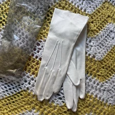 Vintage Deadstock 1950s White Cotton Crescendoe Dress Gloves Size 7.5