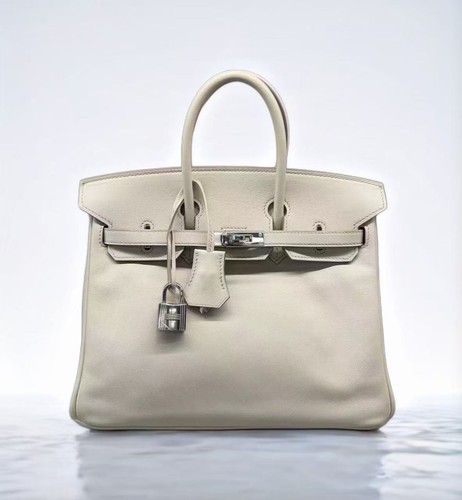 Auth Hermès Birkin 25 Handbag Craie Leather Gold Hardware Luxury -