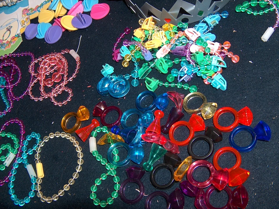 Pretty Pretty Princess Board Game Replacement Parts Pieces UPICK Jewelry / Box - Image 3 of 4