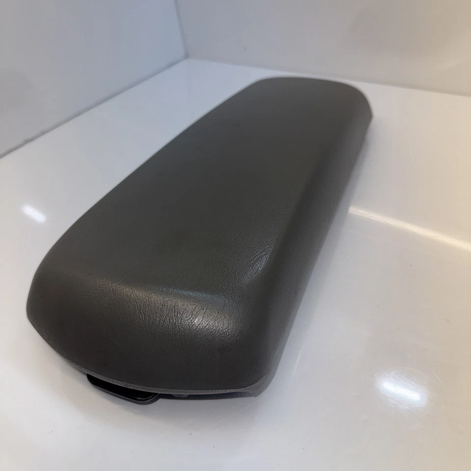 Chevrolet Malibu 2004-2007 consola central reposabrazos reposabrazos tapa cubierta gris Foto 2 de 4