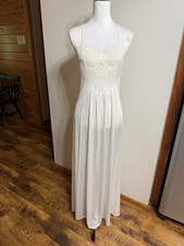 Vintage Cream Nylon Slip Nightgown Romantic Lace Cottagecore XS-S Bridal