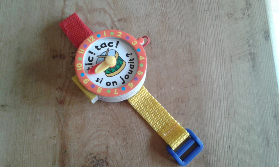 Gebraucht - In Form Einer Pappuhr Spiel, Orange - Texte Auf Französisch -