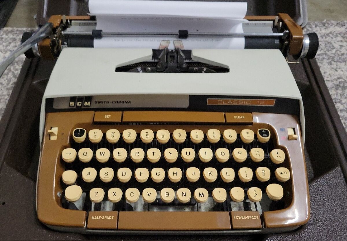 1980's Smith-Corona Classic 12 Portable Typewriter Hard Case 1980's Smith-Corona Classic 12 Portable Typewriter Hard Case