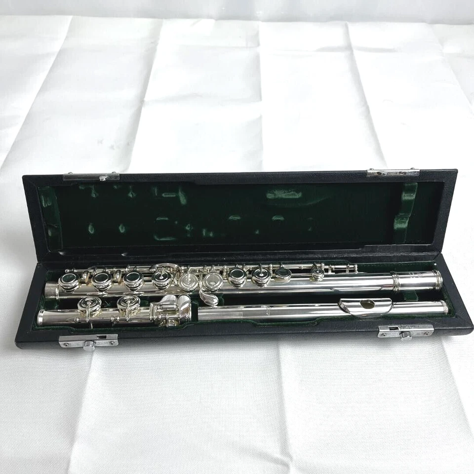 ALTUS Flute A807E Silver Closed Hole W/ E-Mechanism + Case Used - Image 2 of 4