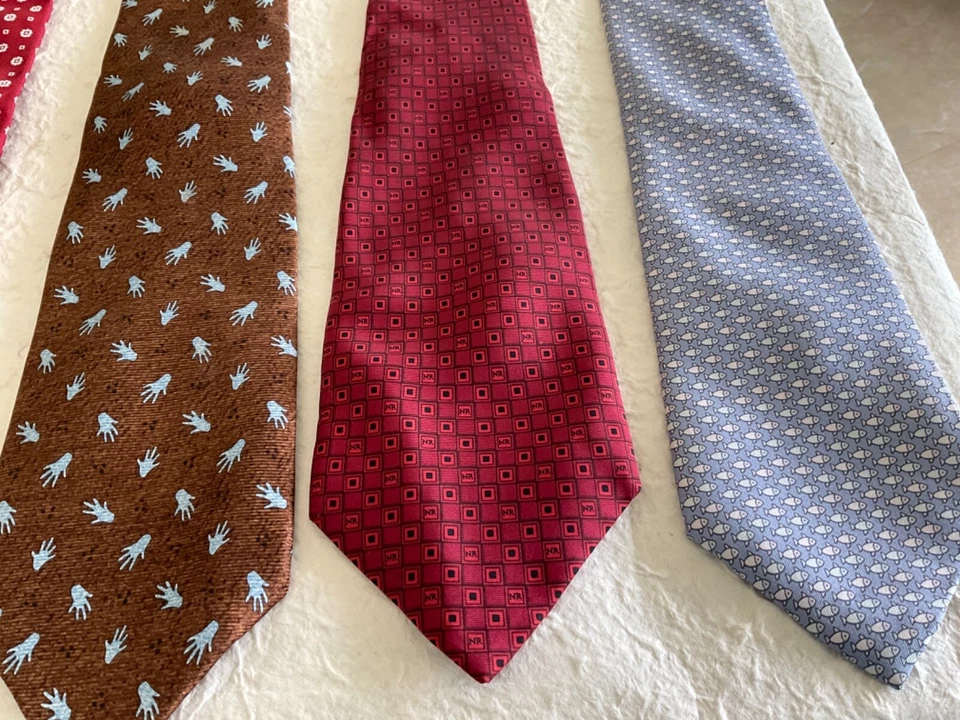 Lote de diecinueve (19) corbatas vintage de calidad de diseñador. Foto 2 de 4